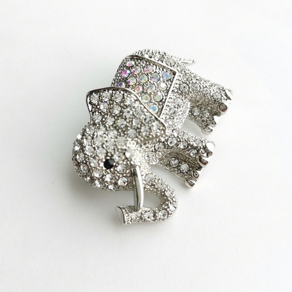 Clear Crystal Elephant Brooch Pin New - Picture 2 of 6